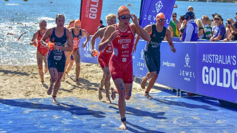 Perterer mit Startnummer 1 in China am Start