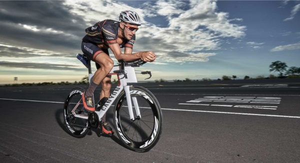 Frodeno auf neuem CANYON Speedmax CF SLX unterwegs