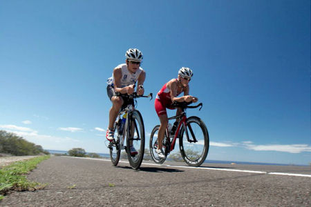 Hambrusch und Reiner siegen bei Company Triathlon