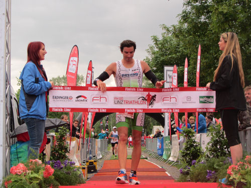 Gruber gewinnt Porec Triathlon