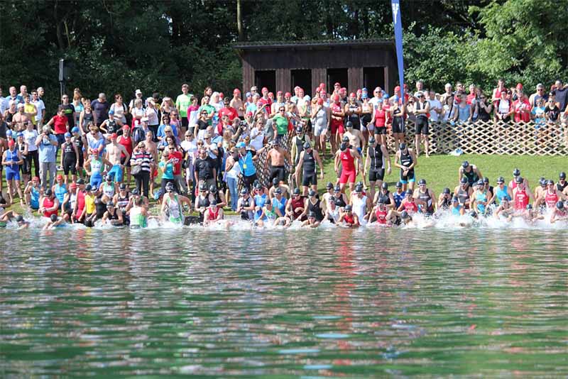 Triathleten schuld am Schwimmverbot am Ausee