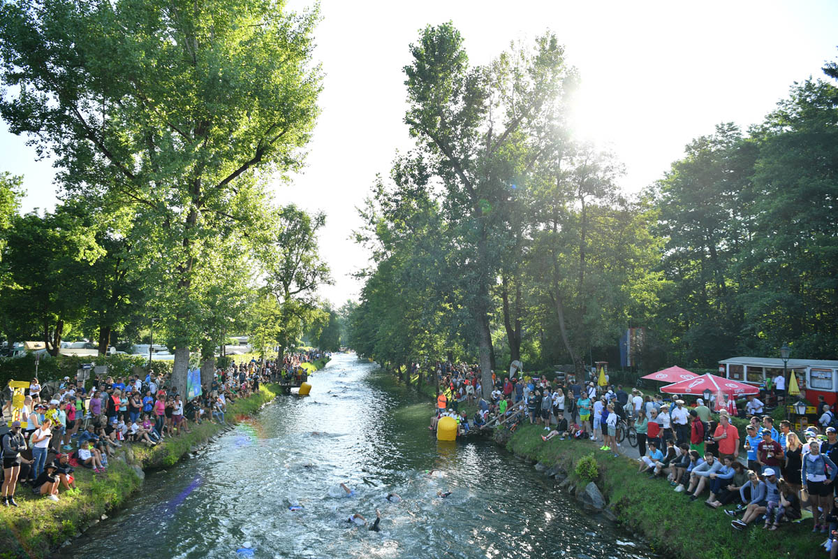 IRONMAN Austria: Die besten Bilder der Schwimmstrecke