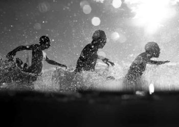 SUNSHINE COAST, AUSTRALIA - SEPTEMBER 03:  (EDITORS NOTE: This image has been converted to Black and White) Ironkids kids compete during Ironman 70.3 World Championship on September 3, 2016 in Sunshine Coast, Australia.  (Photo by Chris Hyde/Getty Images)