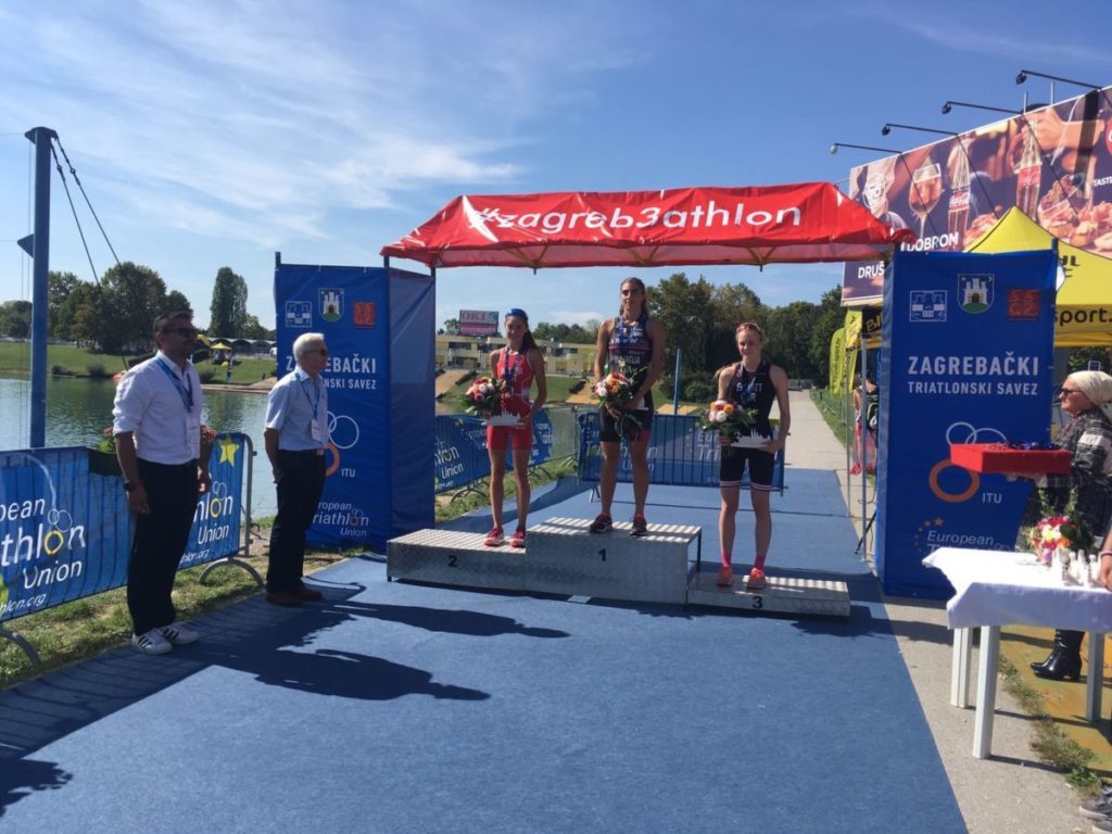 Lena Baumgartner holt Jugend-EC Silbermedaille