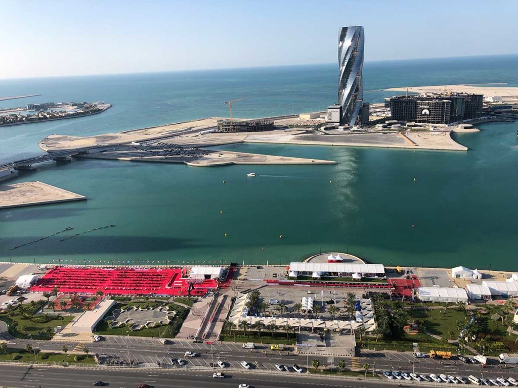 Beatrice Weiß und Michael Weiss bei IRONMAN 70.3 Bahrain am Start Die Wechselzone des IRONMAN 70.3 Bahrain