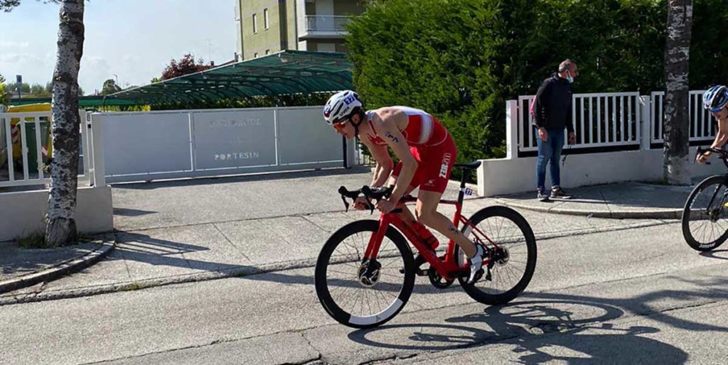 Lukas Pertl gewinnt Asia Cup zum Saisonauftakt Lukas Pertl