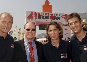 Die "Helden vom Wörthersee" Stefan Petschnig, Georg Hochegger und Helge Lorenz mit Fürst Albert von Monaco