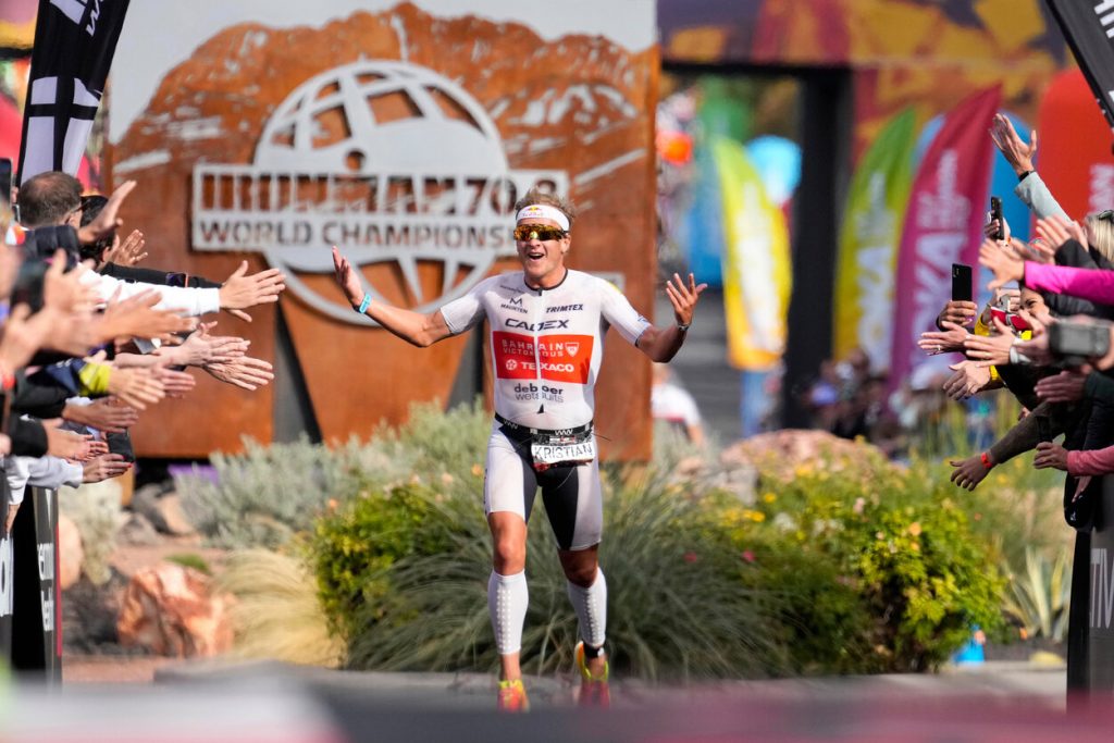 Blummenfelt krönt sich zum IRONMAN 70.3 Weltmeister 2022 Kristian Blummenfelt gewinnt die IRONMAN 70.3 World Championship 2022