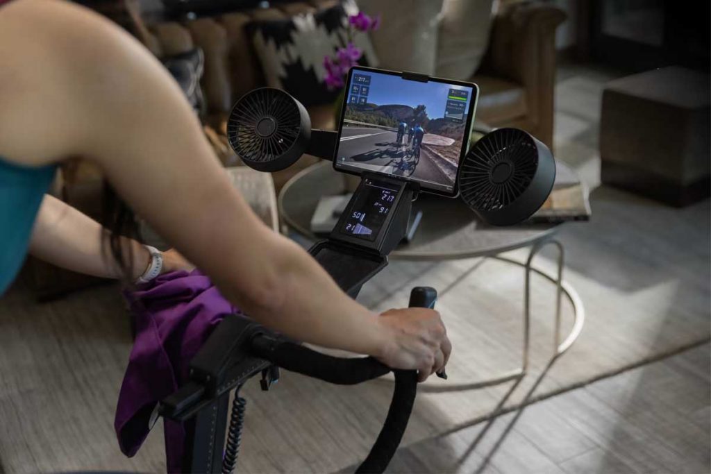 Garmin präsentiert neues Tacx NEO Bike Plus Garmin Tacx NEO Bike Plus